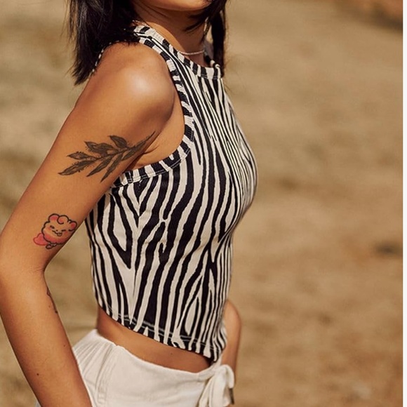 Scoton Tops - Zebra Racerback Sleeveless Tank Top with Built-In Bra - NWOT